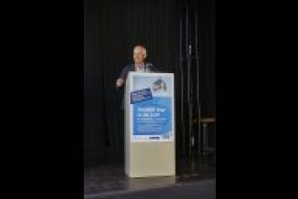 Redner Professor Dr. Jürgen Follmann am Rednerpult